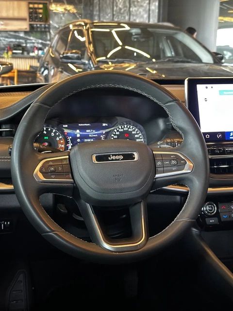 Jeep Compass, volante e quadro de instrumentos