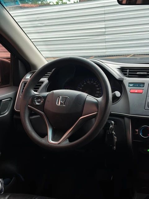 Honda City, volante e quadro de instrumentos