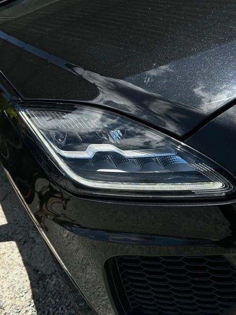Jaguar E-Pace, farol dianteiro