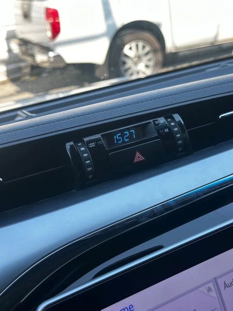 Toyota Hilux, central multimídia e comandos do painel (foto 14 de 17)