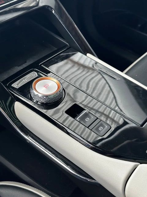 GWM Haval H6, console central e alavanca de câmbio