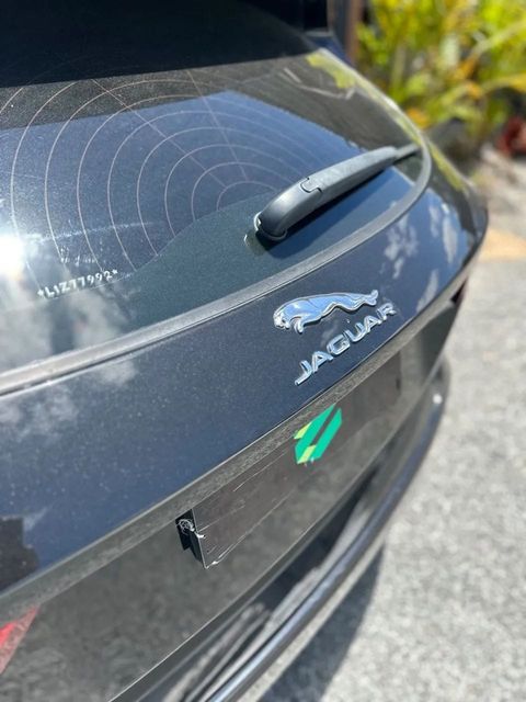 Jaguar E-Pace, emblema (foto 17 de 17)