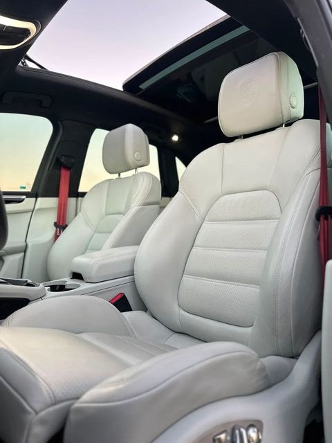 Porsche Macan, bancos dianteiros (foto 9 de 20)
