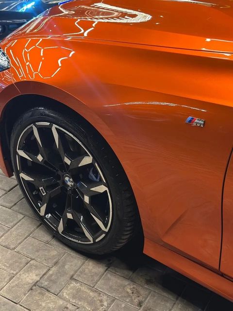 BMW 320i, roda e pneu