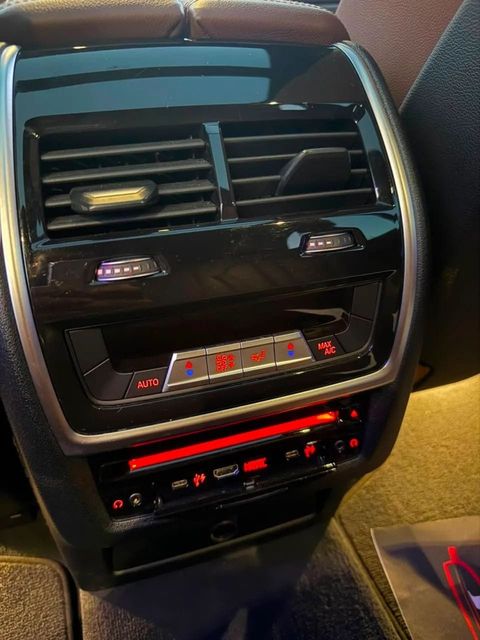 BMW X5, saídas de ar para o banco traseiro