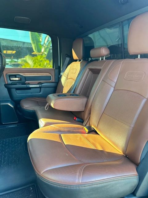 Ram 3500, bancos traseiros
